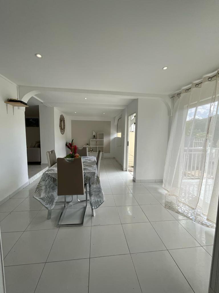 Location Les Flamboyants Apartment Sainte-Anne  Bilik gambar